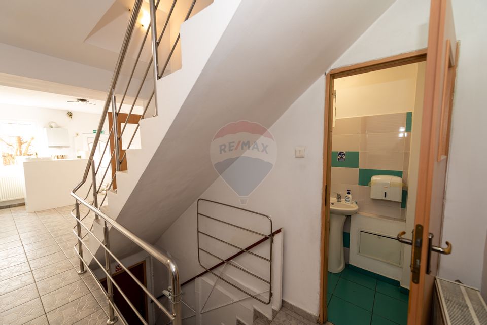 Villa with 10 rooms for rent, GF+GF+1+M, 284mpu, 220 sqm land