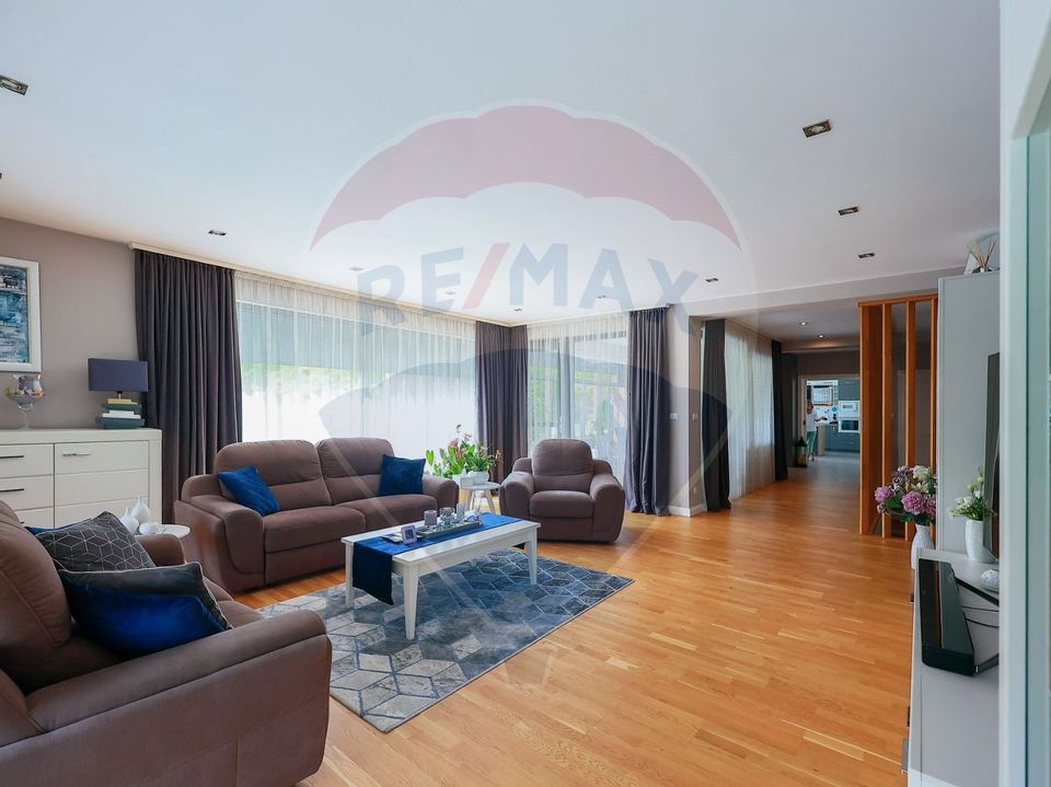 4 room House / Villa for sale, Dealuri area Oradea