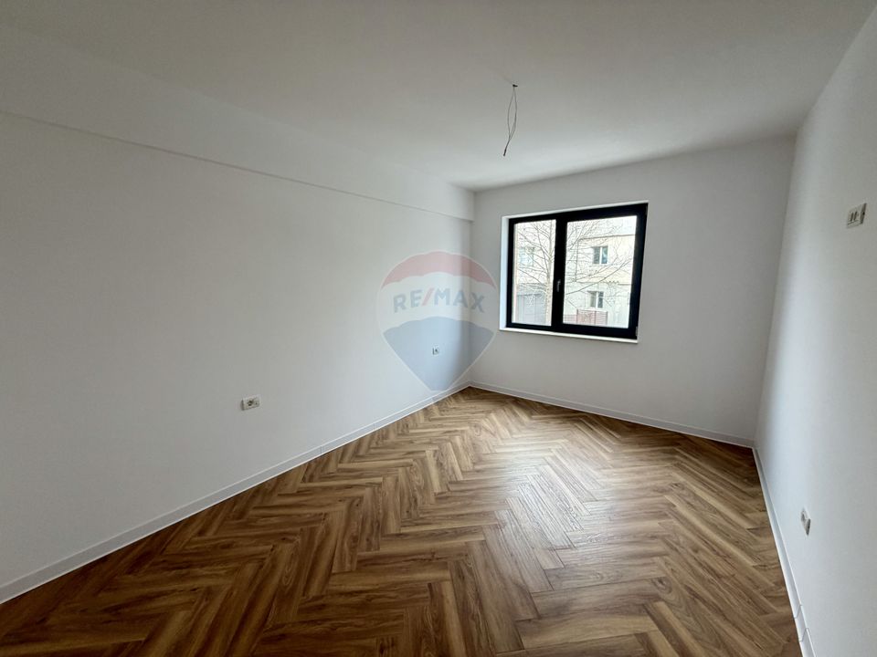 Apartament 3 camere bloc nou zona Finante