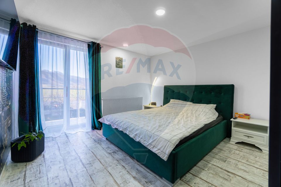 Casă / Vilă cu 4 camere de vânzare în zona Central