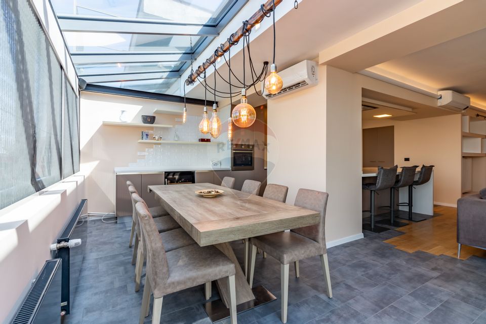 Penthouse panoramic view in Green Lake Residence