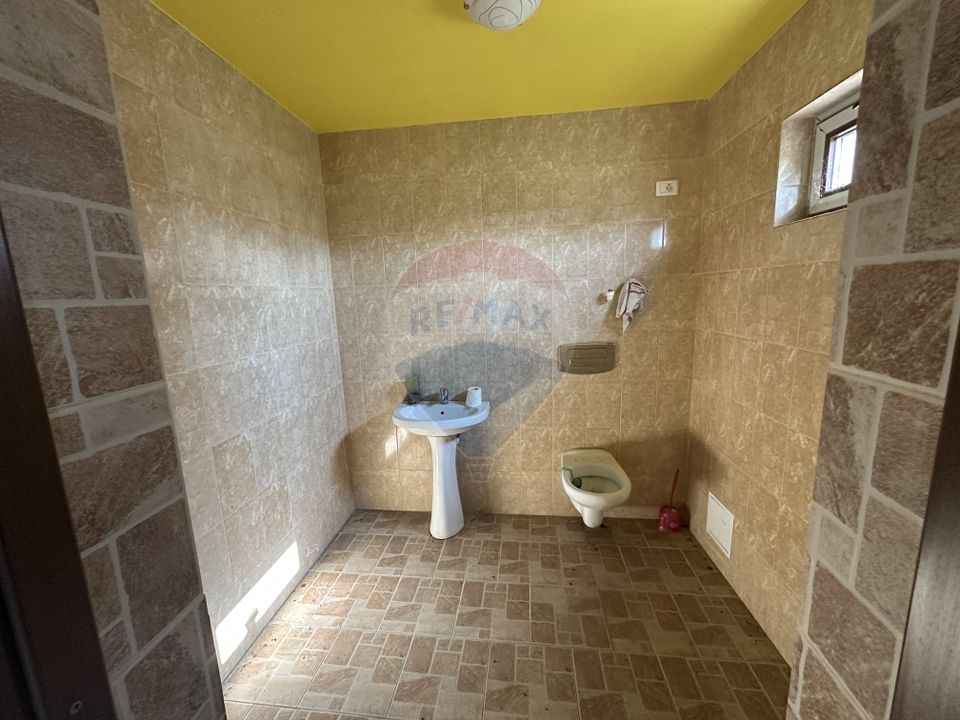 Casă sau Spatiu Dumbraveni langa DN E85