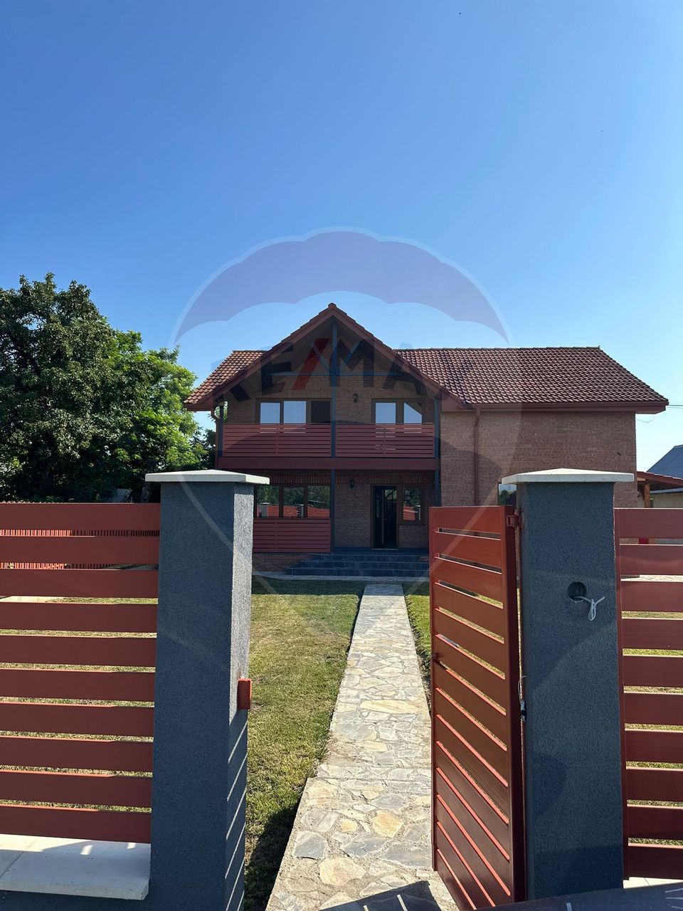 5 room House / Villa for sale