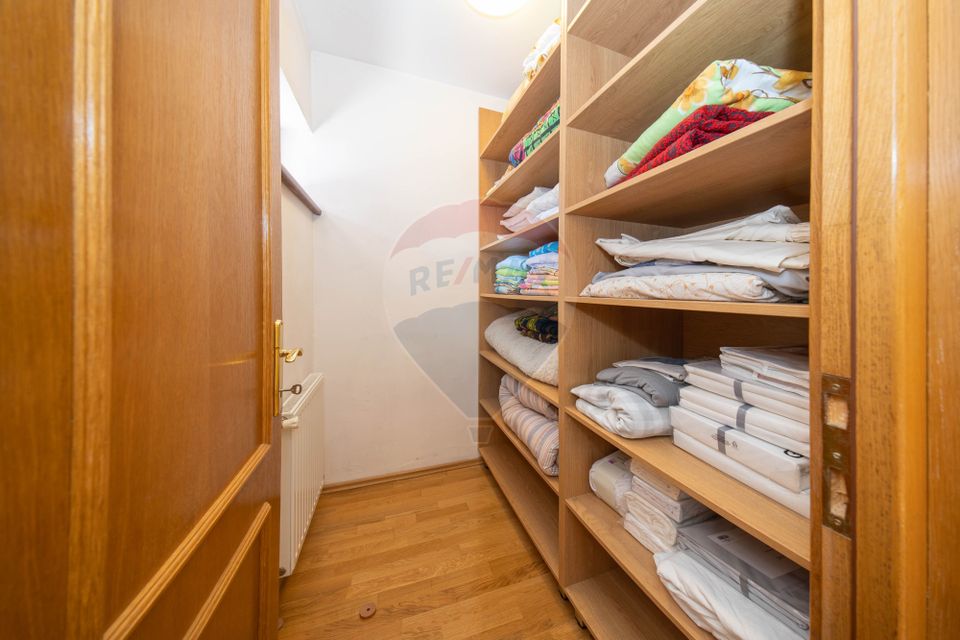 Vilă Moieciu, 375 mp util + teren 2.992 mp, View - Comision 0