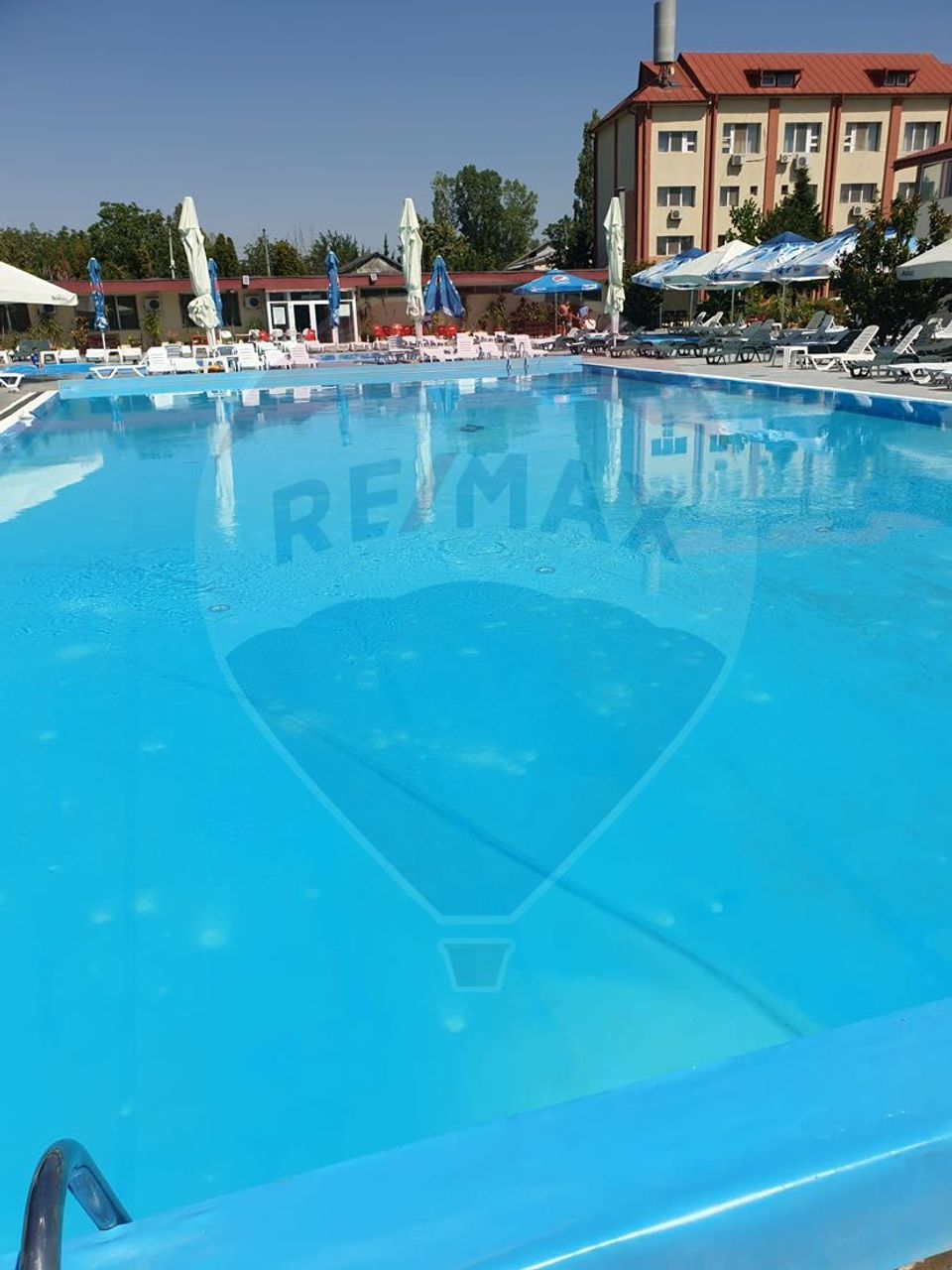 Hotel de vanzare la cateva minute de Podul Mogosoaia –Cu 40 de camere