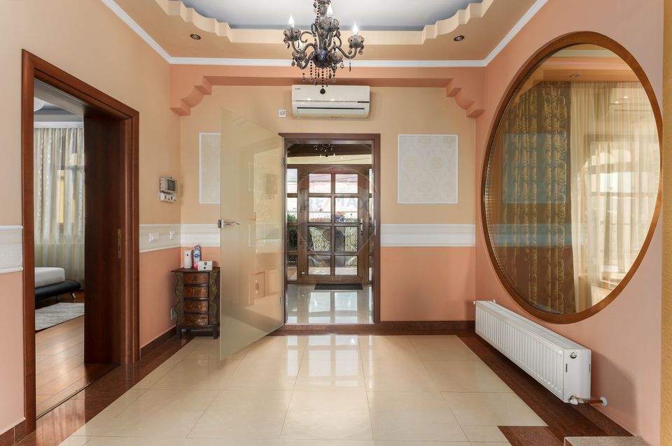 8 room House / Villa for sale, Sud-Est area