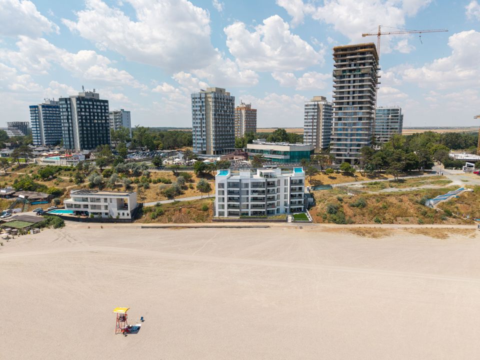 PENTHOUSE CU PISCINA, VEDERE PANORAMICA LA MARE/FALEZA OLIMP