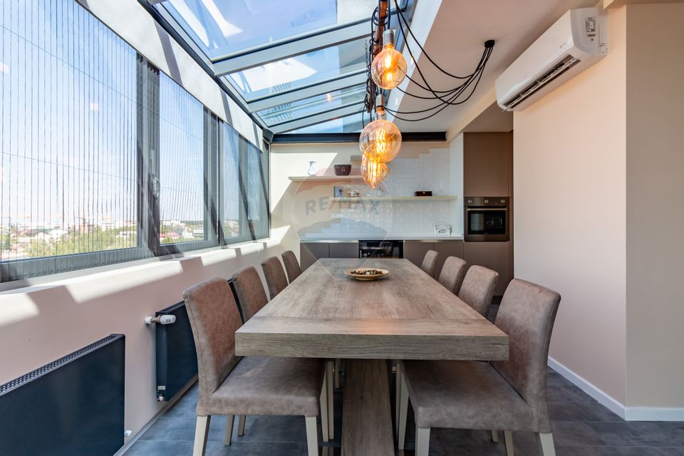 Penthouse panoramic view in Green Lake Residence