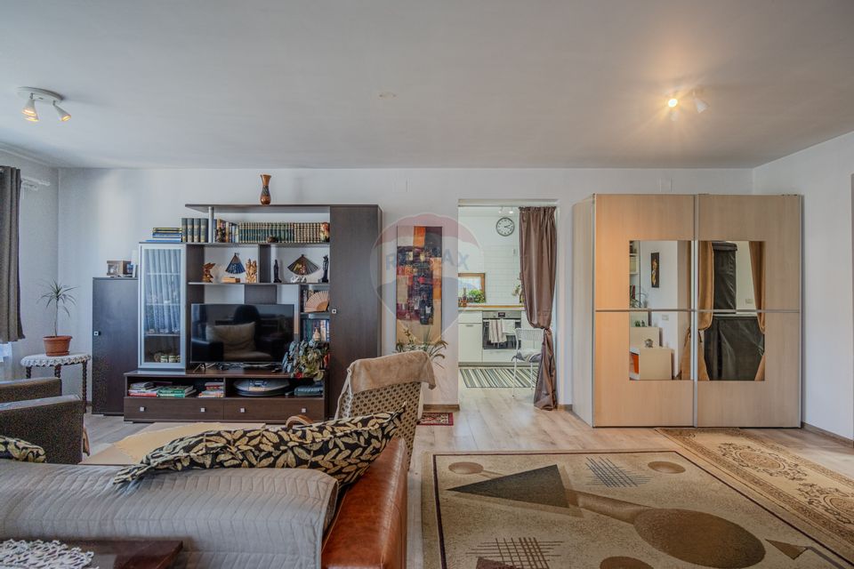 Casa de vanzare 7 camere | CURTE 953 mp | Colonia 1 Mai | COMISION 0 |