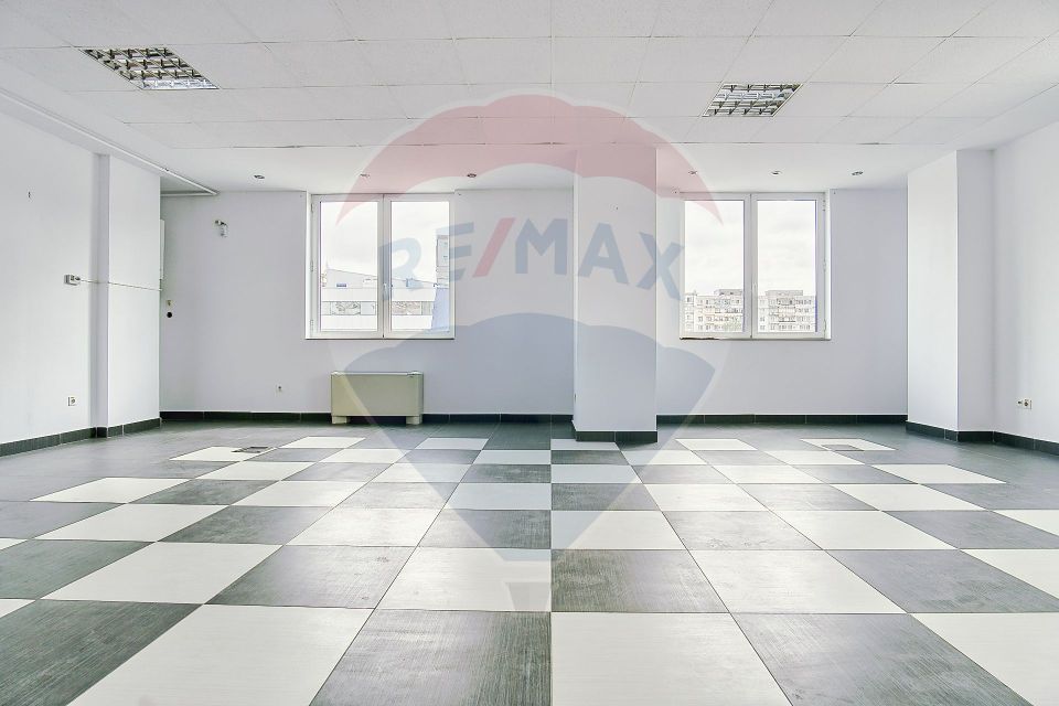 121sq.m Office Space for rent, Central area