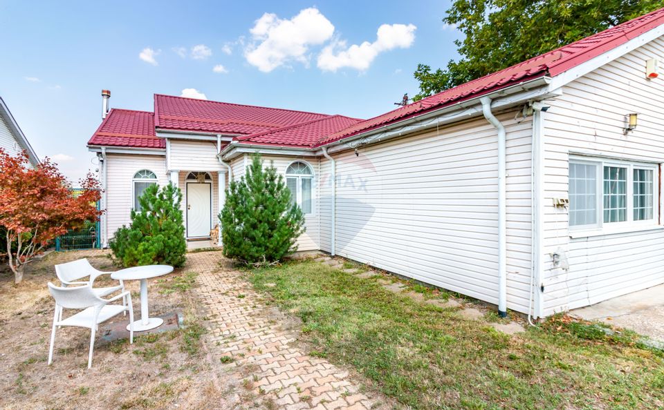 Snagov - Vila 5 camere cu semineu, piscina si iesire directa la lac