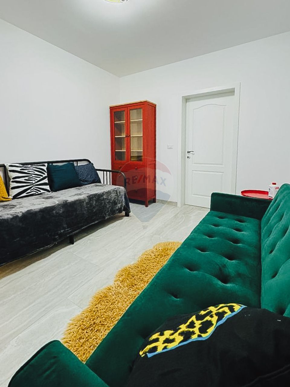 Apartament cu 3 camere de vânzare în zona Central