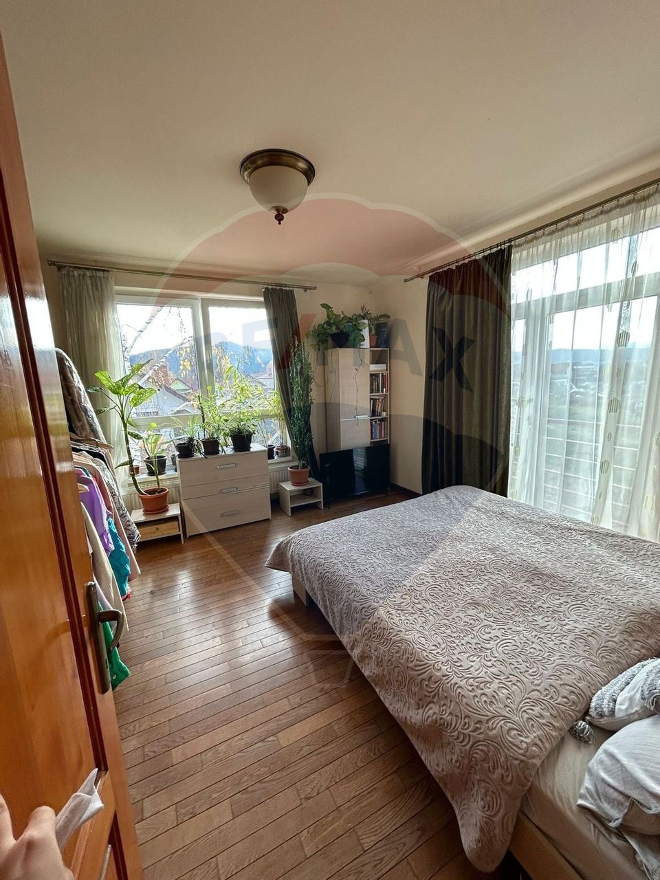 Casă | Vilă insiruita | Inchiriere| 5 camere