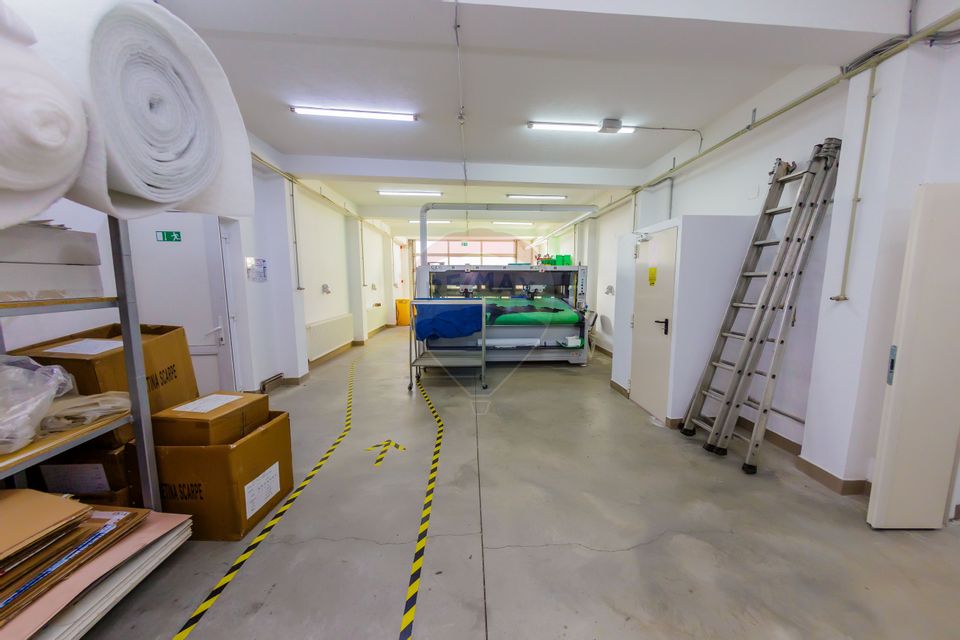 HALA  VANZARE de 1,100mp in Baia Mare- LOCATIE RENOVATǍ