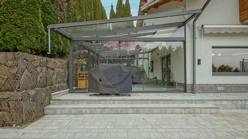 Vila moderna cu vedere spre padure Poiana Angelescu