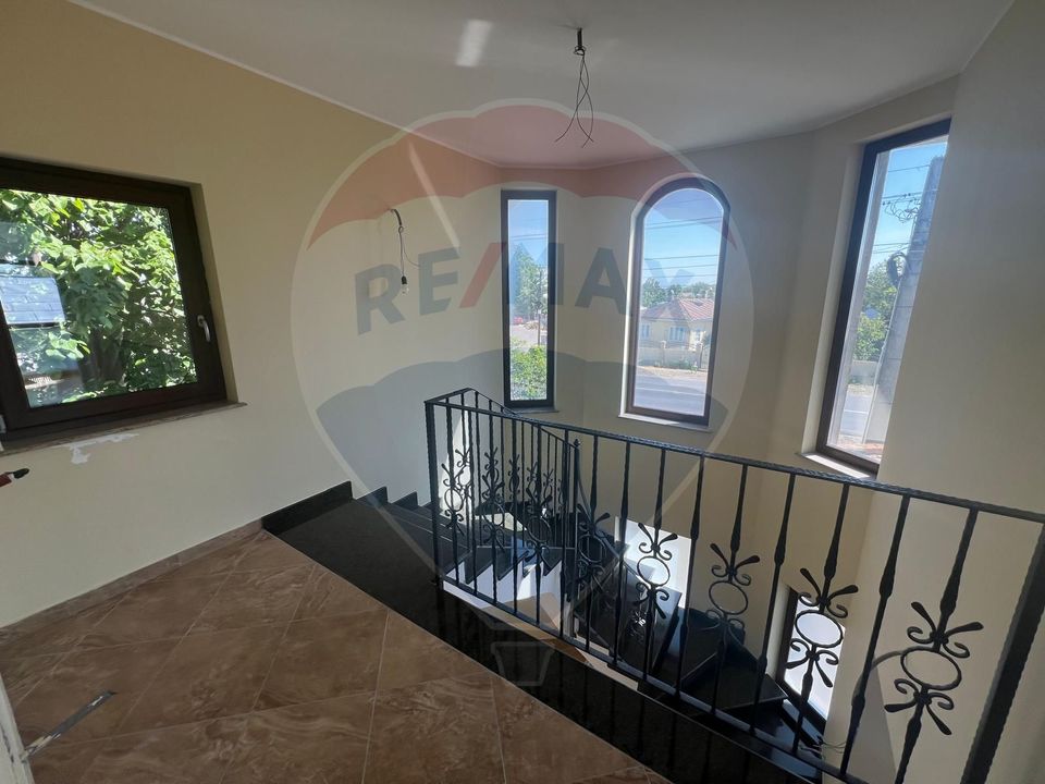 6 room House / Villa for sale