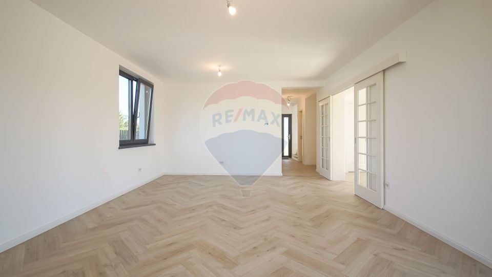 Casă / Vilă cu 5 camere de vânzare