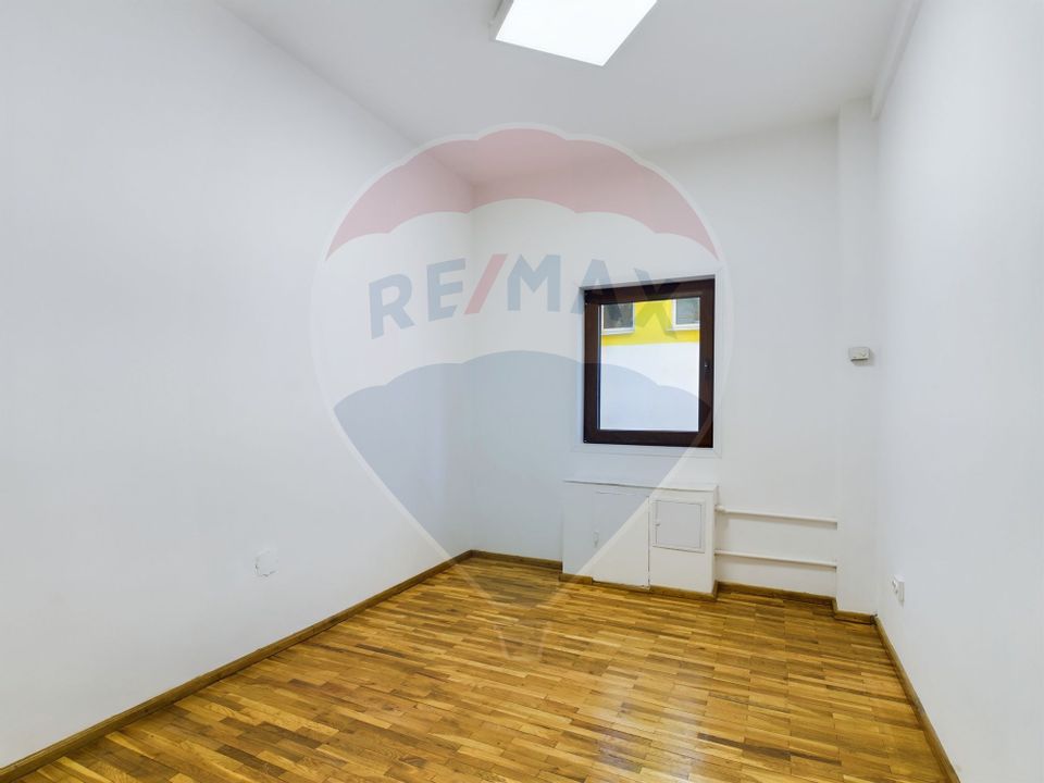 5 room House / Villa for rent, Eroii Revolutiei area