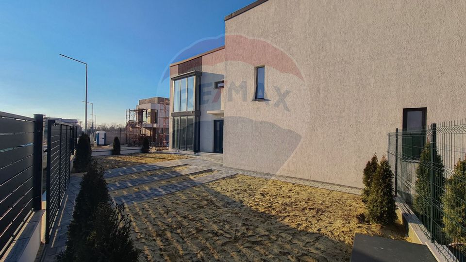 Casă / Vilă cu 5 camere de vânzare