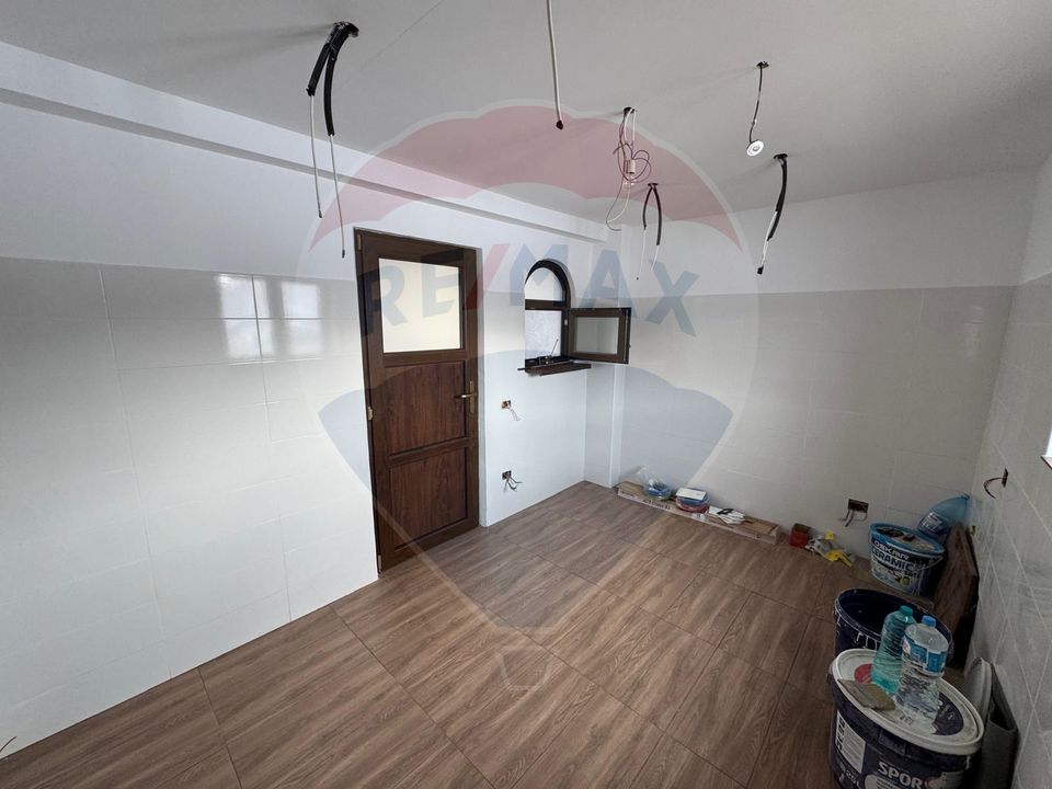 8 room House / Villa for sale, Darmanesti area