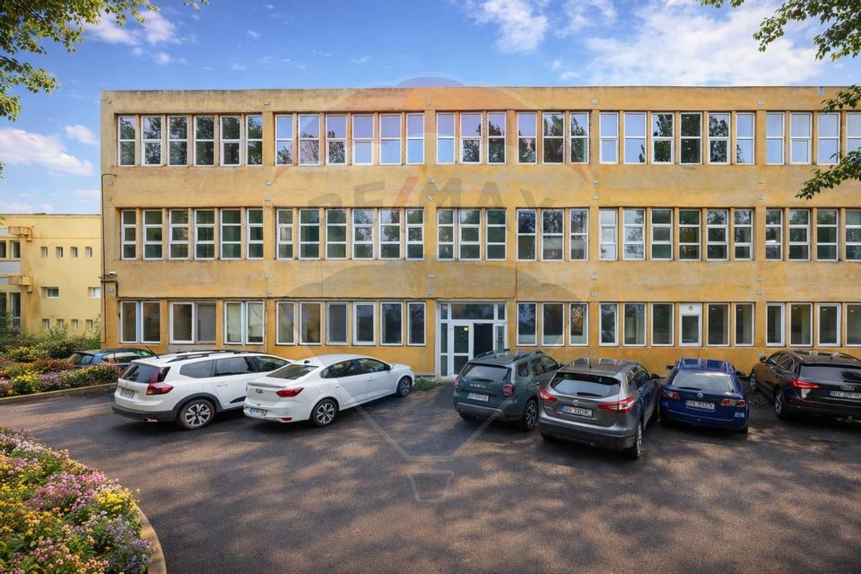 HALA INDUSTRIALA 3.072 MP CU POD RULANT LANGA AEROPORT BRASOV