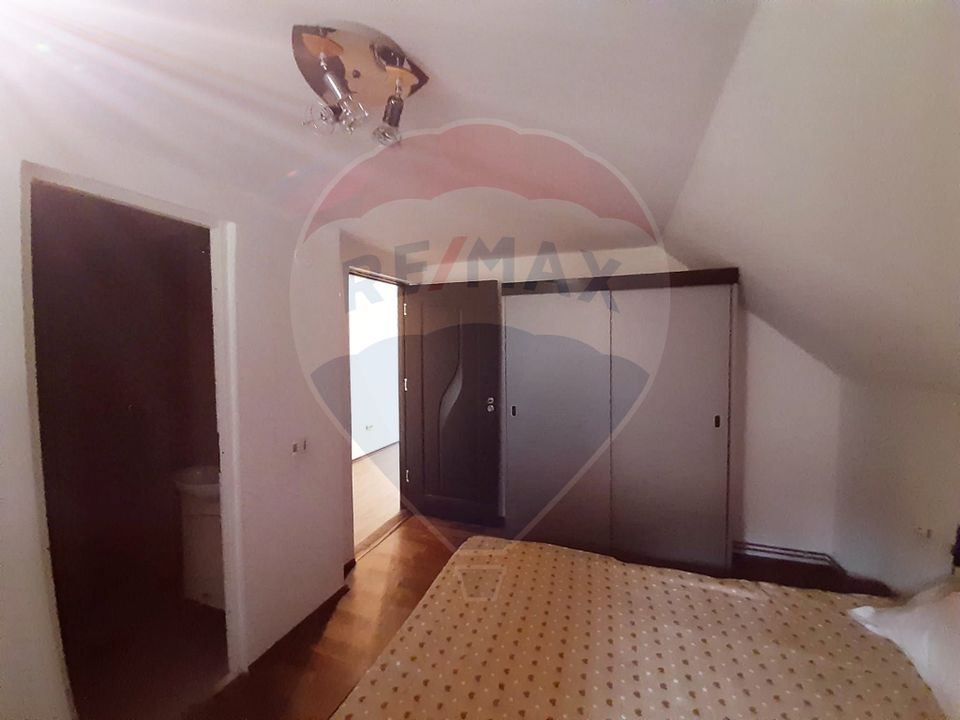 Casă / Vilă cu 7 camere   în zona Bran-Tohanita