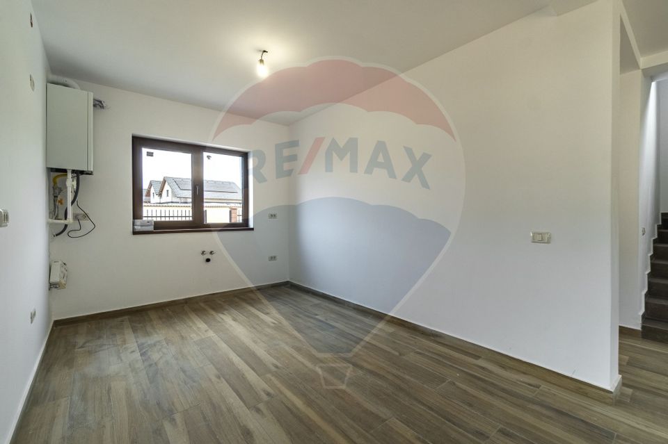 4 room House / Villa for sale