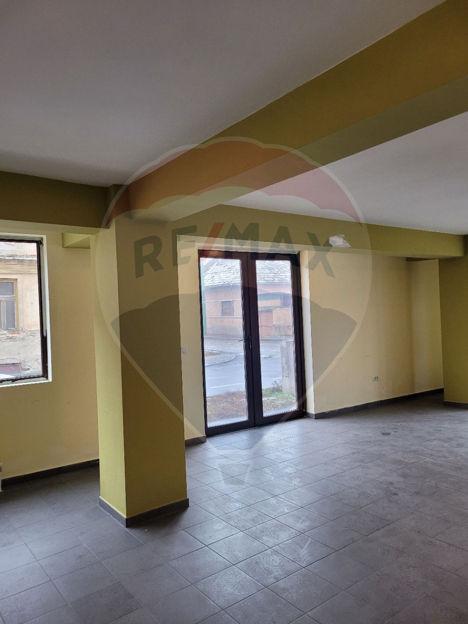 79sq.m Office Space for sale, Boul Rosu area