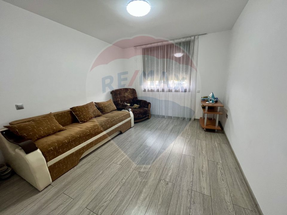 8 room House / Villa for sale
