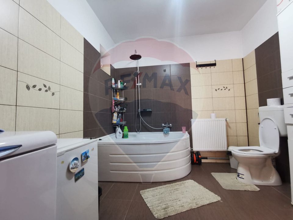 Casă 6 camere si curte, zona Metro Oradea, de vanzare