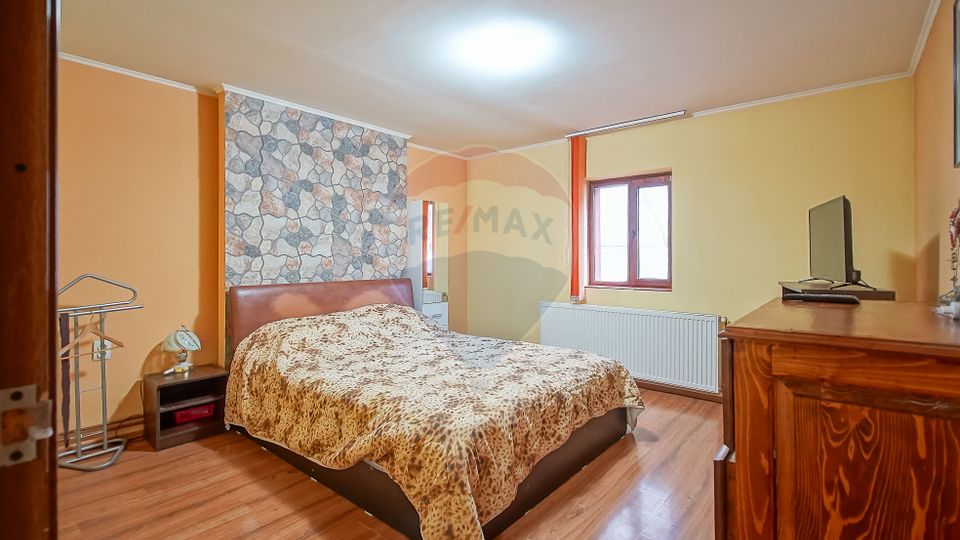 Casă cu 6 camere de vânzare în Azuga, Comision 0%!