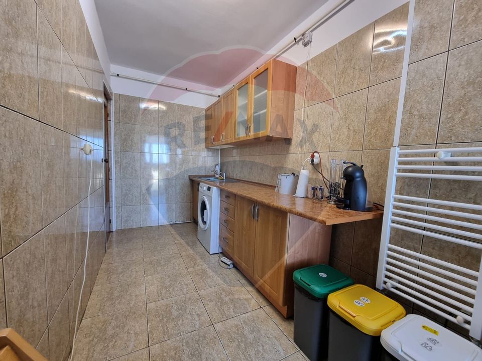 Apartament cu 3 camere de închiriat în zona Faleza Nord