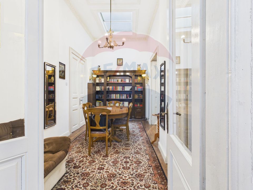 Casa / Vila cu 8 camere de vanzare în zona Cotroceni