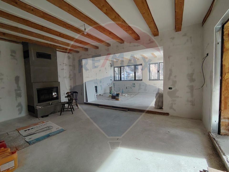 Lux Mediteranean si Intimitate pe 4.000 mp Domeniu Privat Gura Vaii