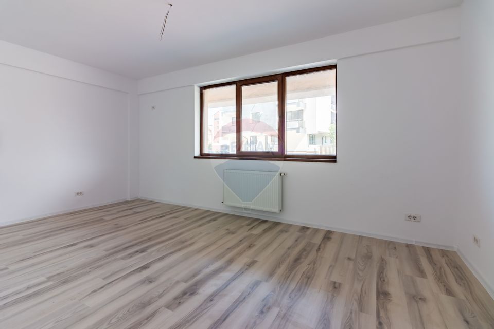 Studio apartment for sale with parking space included in Pallady area