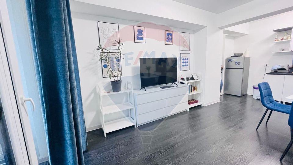 Apartament cu 3 camere de vânzare în zona Nufarul