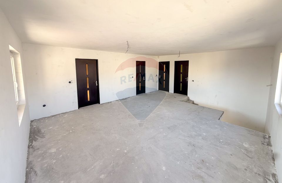 8 room House / Villa for sale, Central area