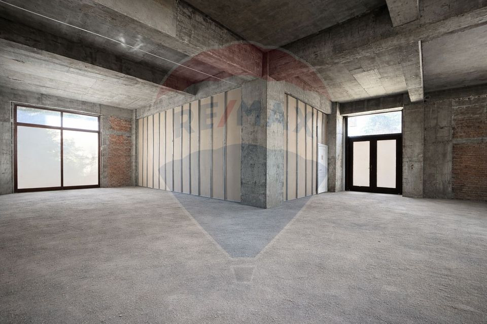 Building 2S+GF+3 Floors commercial space investment Stefan cel Mare