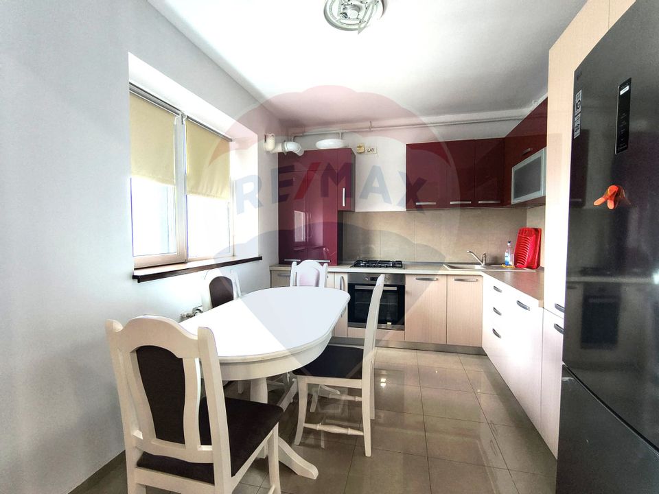 Apartament cu 3 camere de închiriat în zona Delfinariu