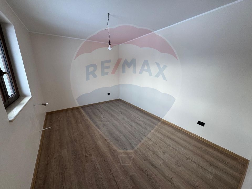 8 room House / Villa for sale, Darmanesti area