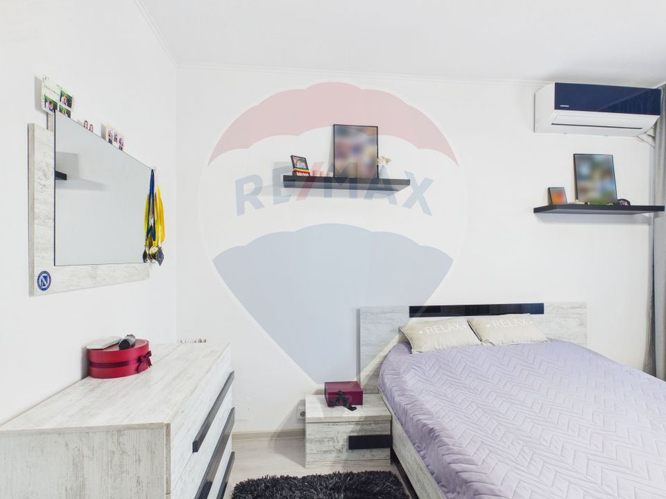 Apartament 4 camere de vanzare – complet renovat, mobilat și utilat