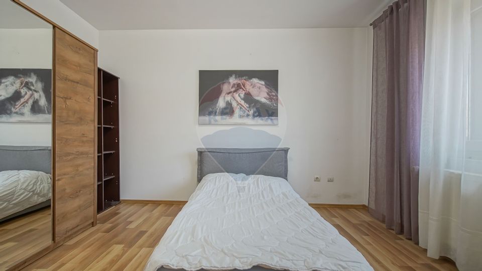 8 room House / Villa for sale, Aurel Vlaicu area