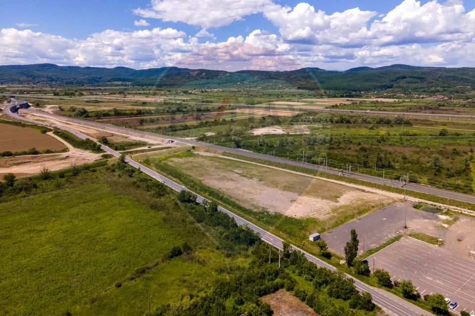 Land 21,536sqm Ilia / Strada principala