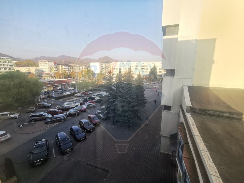 Apartament cu 2 camere de închiriat în zona Central