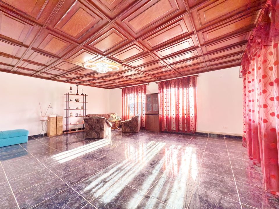 Casă cu 5 camere de vânzare loc. Frumușeni, jud. Arad