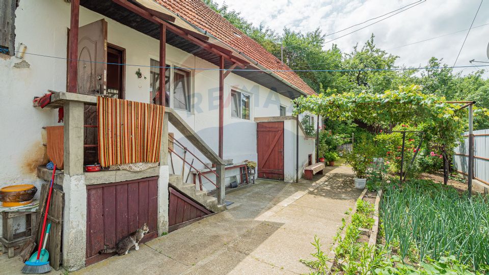 REZERVAT!  Casă 2 Camere + dependinte | teren 316.80 mp | Tarlungeni