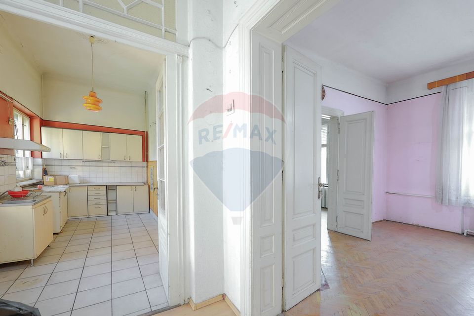 4 room Apartment for sale, Central area