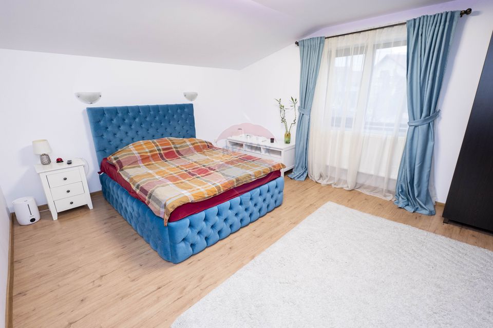 Vila 5 camere complet mobilata, foișor, teren generos