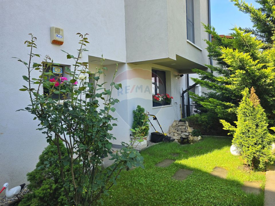 Casa, 4 dormitoare, pod amenajat, gradina, zona Vivo