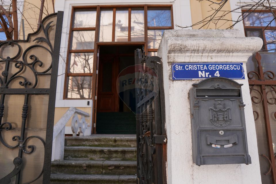 Vila de vanzare in zona peninsulara Constanta